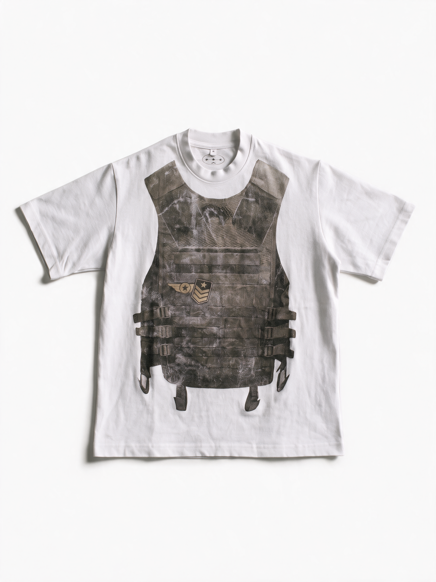 white gilet Tee